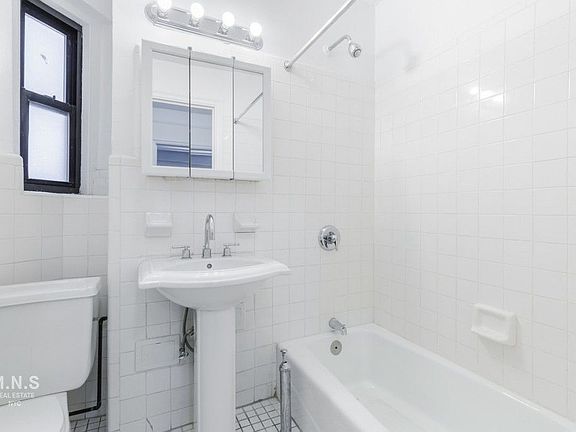 5th image of 1510 York Ave #5D2