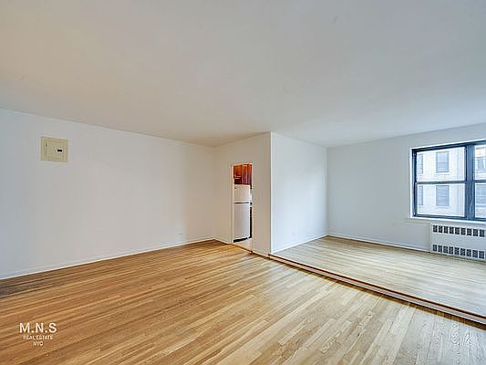 3rd image of 711 W End Ave APT 7FS
