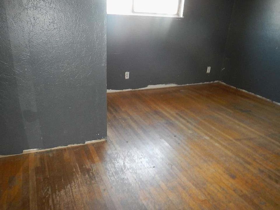 1st image of 8387 Woodmore Dr