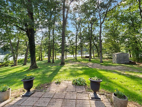 5th image of 2075 Hidden Valley Dr