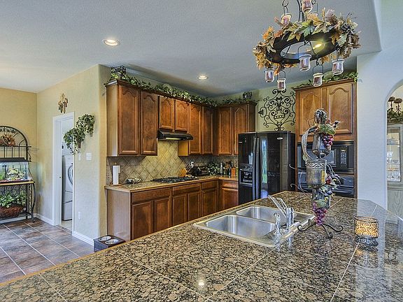 5th image of 12421 Yellow Wood Dr