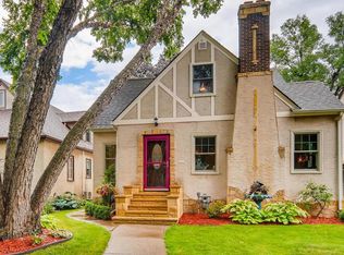 1545 Arona St, Saint Paul, MN 55108