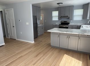 1095 3rd St, Marion, IA 52302