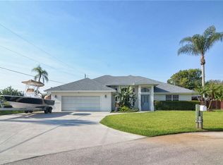 412 NE Julia Ct, Jensen Beach, FL 34957
