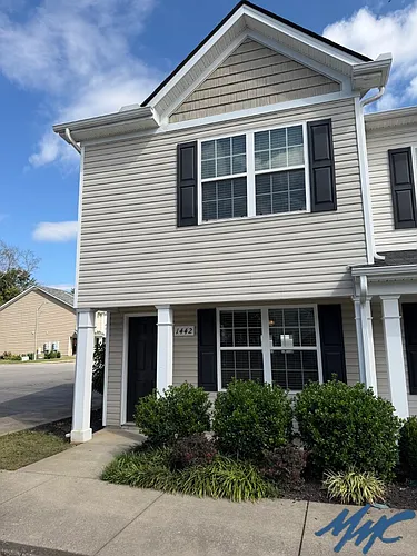 1442 Clydesdale St Photo 1