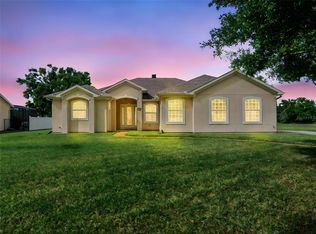26301 Sackamaxon Dr, Mount Plymouth, FL 32776