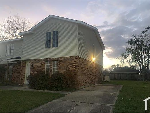 1st image of 307 Meadows Dr