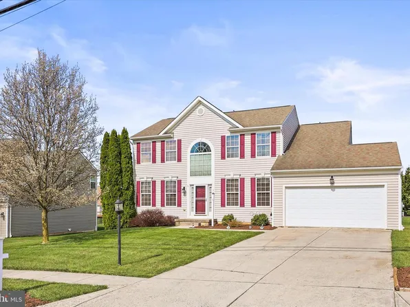 255 Sunset Dr, Hanover, PA 17331