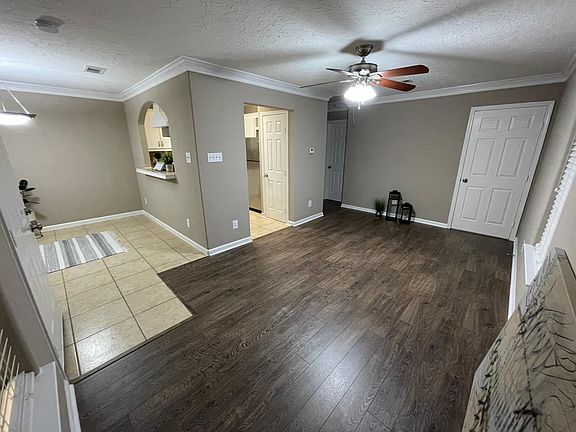 4th image of 8102A Glenlea St