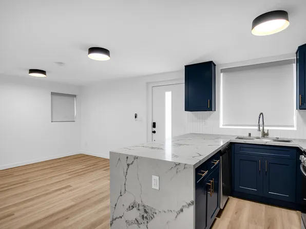 1021 N Genesee Ave #12, Los Angeles, CA 90046