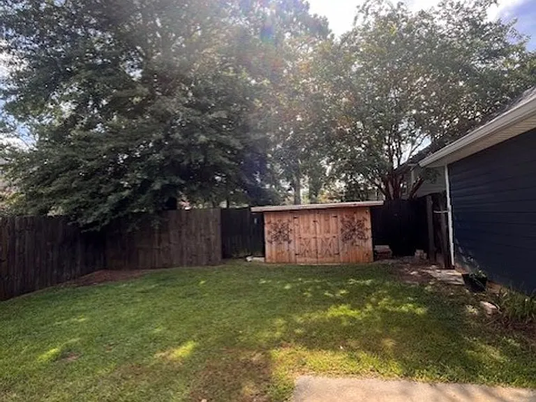 4077 Huntley Dr — Photo 16