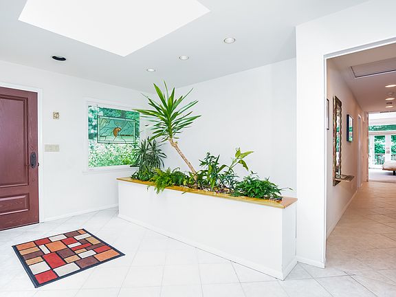 2nd image of 15 Agnes Cir