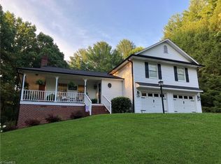 475 Cross Creek Dr, Mount Airy, NC 27030