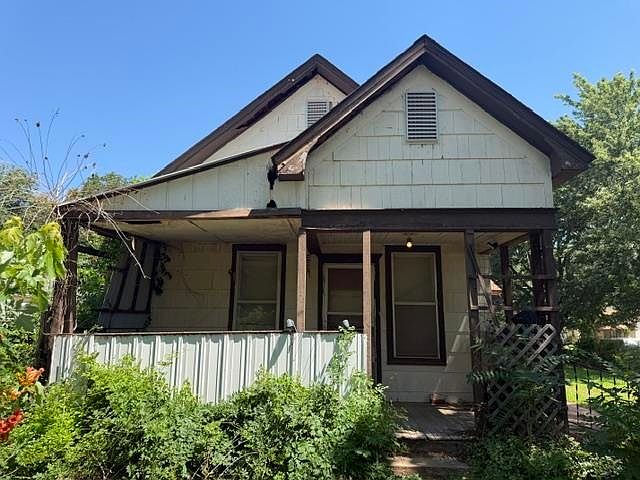 1st image of 522 E Chestnut Ave