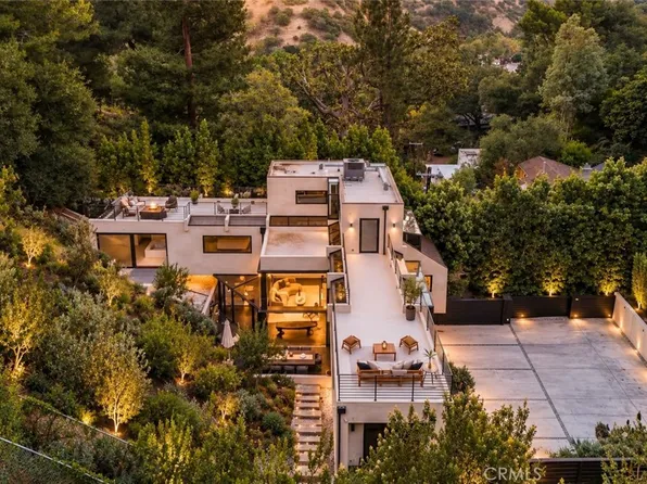 10443 Corfu Ln, Los Angeles, CA 90077
