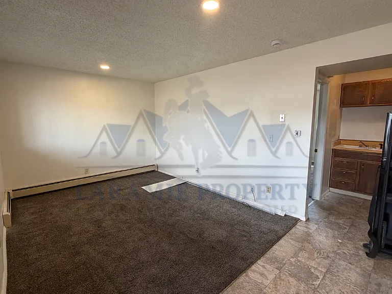 702 Downey St #9 — Photo 3