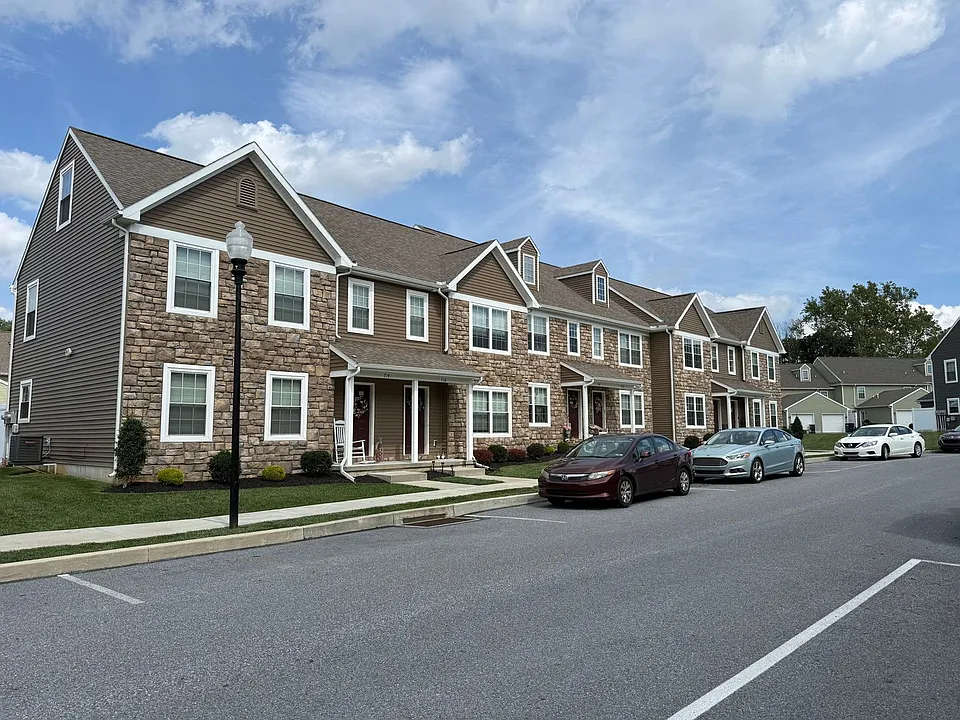 714-724 Farmwood Ln.