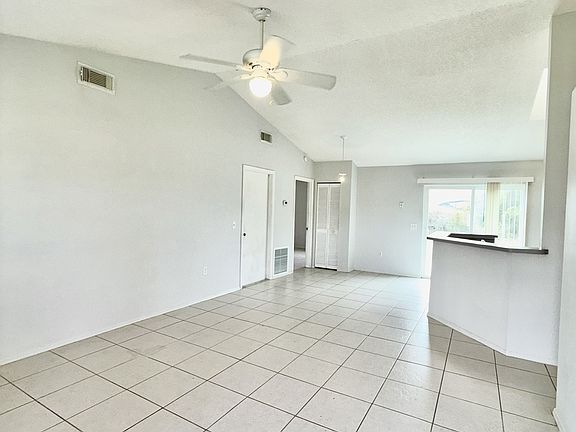 2nd image of 3221 Lackland Dr