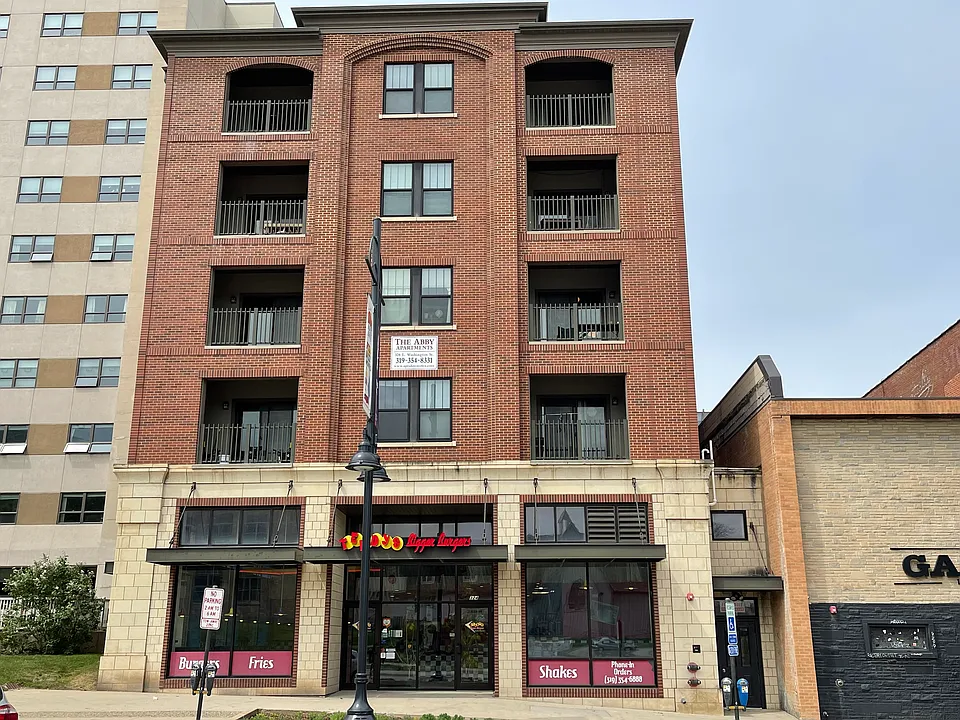 328 E Washington St #2922