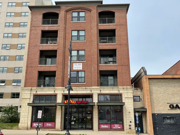 328 E Washington St APT 2922, Iowa City, IA 52240