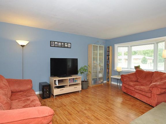 4th image of 8521 N 63rd St