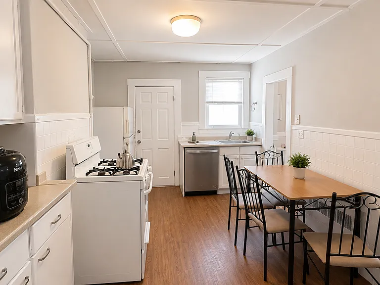 4 Sherman St #2 — Photo 9