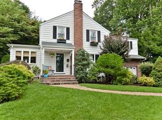 33 Pembroke Pl, Glen Rock, NJ 07452