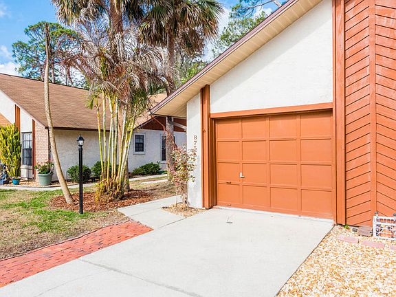 2nd image of 875 Stonybrook Cir