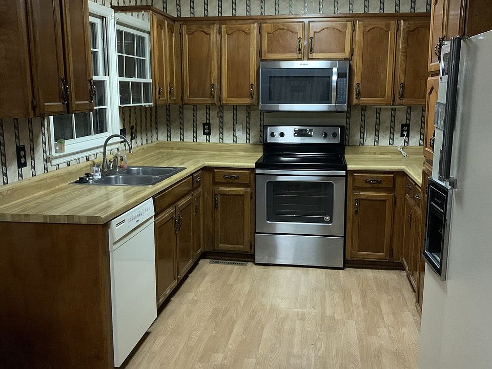 2nd image of 208 Quail Ridge Rd