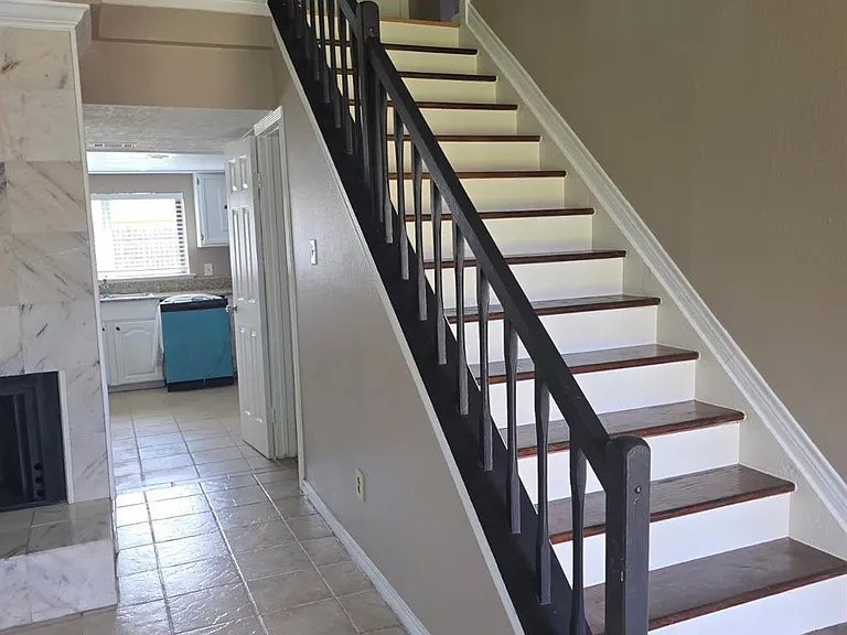 16611 Quail Dale Dr — Photo 2