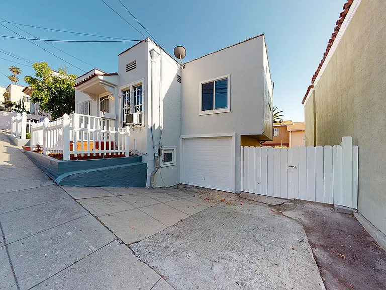 1532 Scott Ave — Photo 34