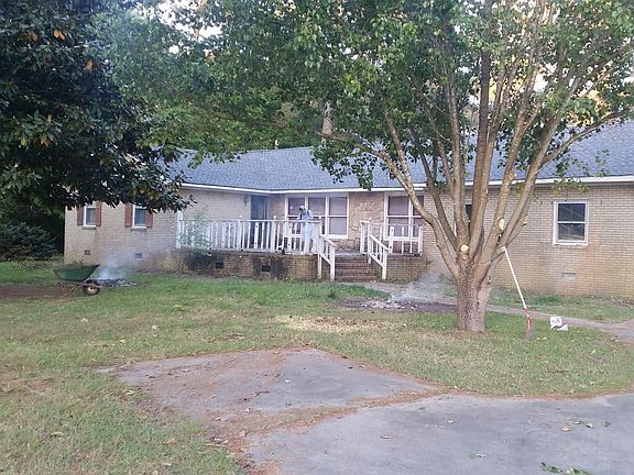 4th image of 3547 Jeff St