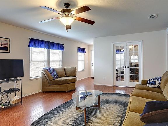 5th image of 3215 Oyster Bay Dr