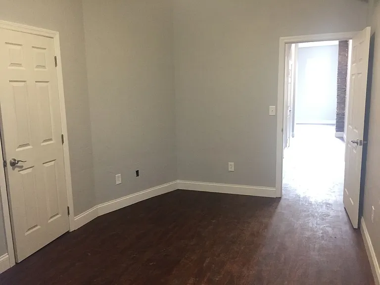 1021 E Carson St — Photo 42