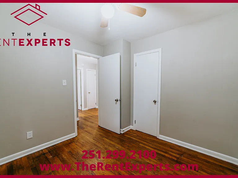 470 Summerville St — Photo 10
