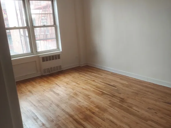 2626 Homecrest Avenue image 1 of 7