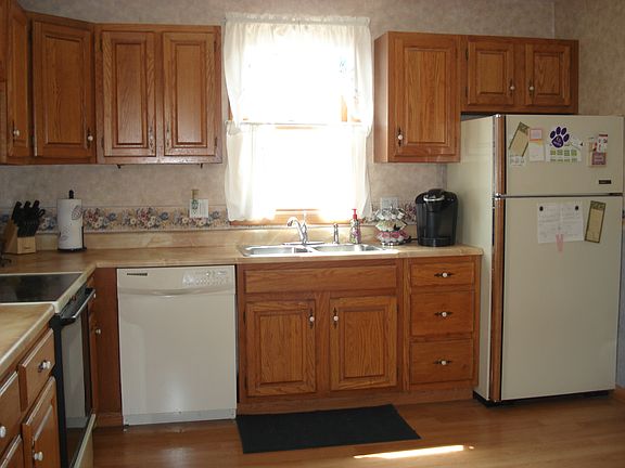 4th image of 325 E North St