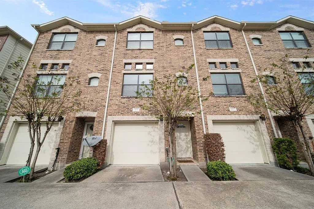 2 bed, 2.0 bath, 1501 sqft, $1,950 — Photo 1