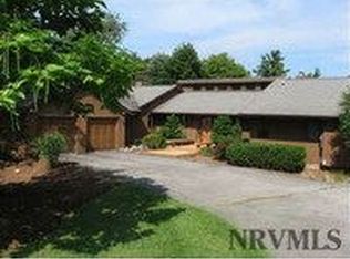 1096 Deerfield Dr, Blacksburg, VA 24060