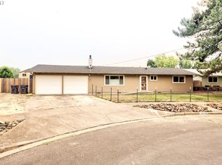2424 Alma Dr, Medford, OR 97504