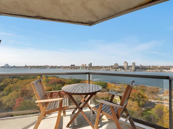 60 Riverside Drive image 3 of 11