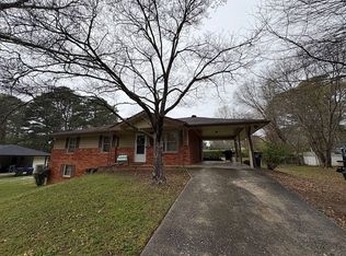 4915 Maurice Dr NW, Lilburn, GA 30047