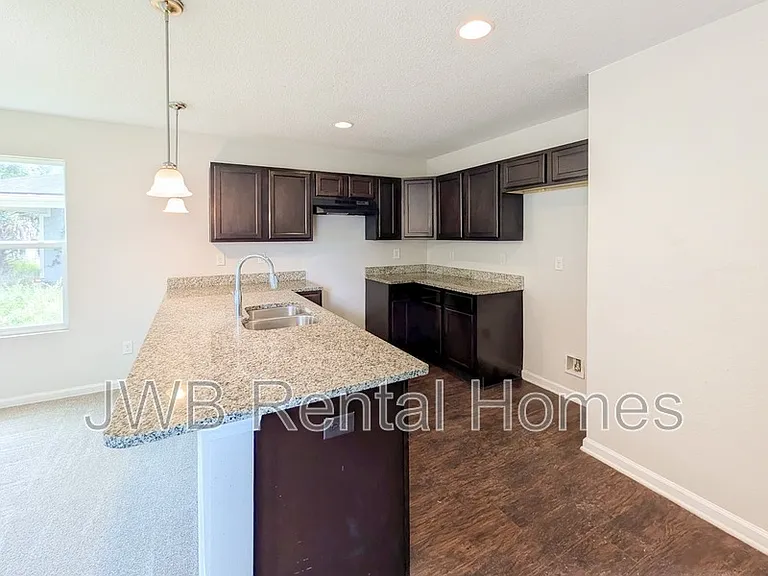 4646 Lenox Ave — Photo 2