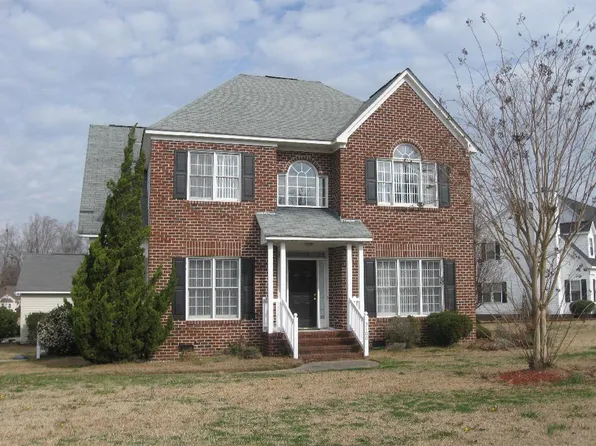 3100 Cleere Ct, Greenville, NC 27858