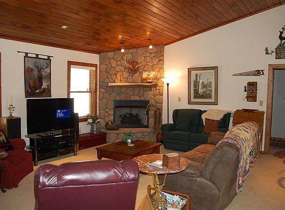 3rd image of 200 Meadow Ave