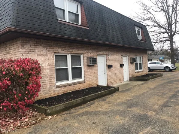 1080-1090 Patricia Dr, Girard, OH 44420
