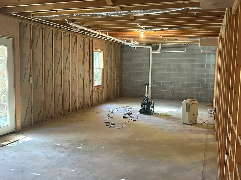 233 Wildwind Ln — Photo 12