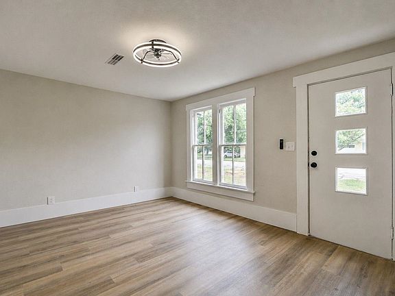 5th image of 221 E 2nd St