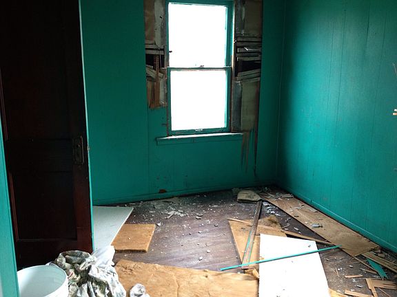 5th image of 2227 Cortland St