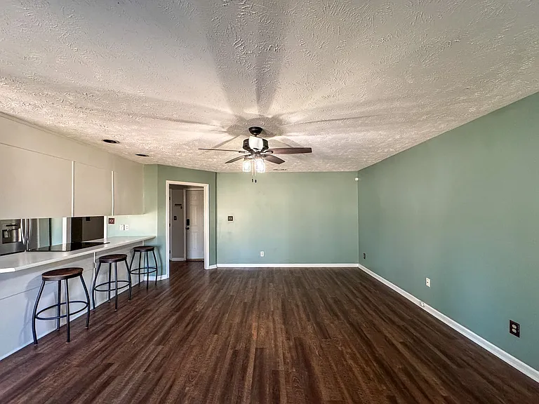 309 Sparrow Dr — Photo 5